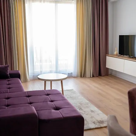 شقة Apartel Elia 13 *